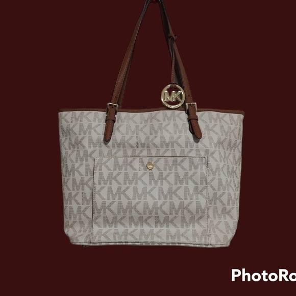 Michael Kors Purse - Picture 1 of 14